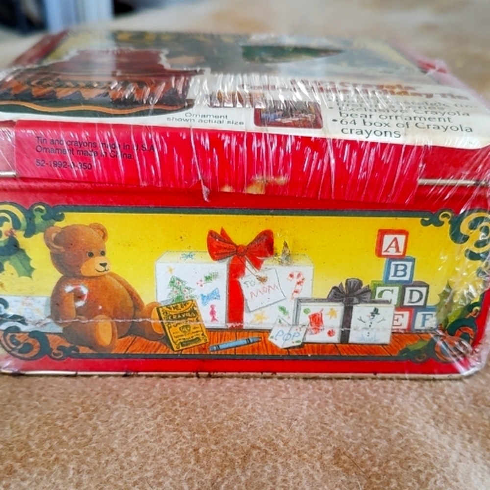 Crayola Holiday Tin Circa 1992 Never Opened - Picture 2 of 10
